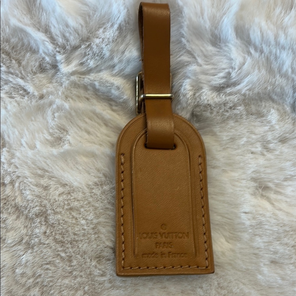 Louis Vuitton Brown Tag